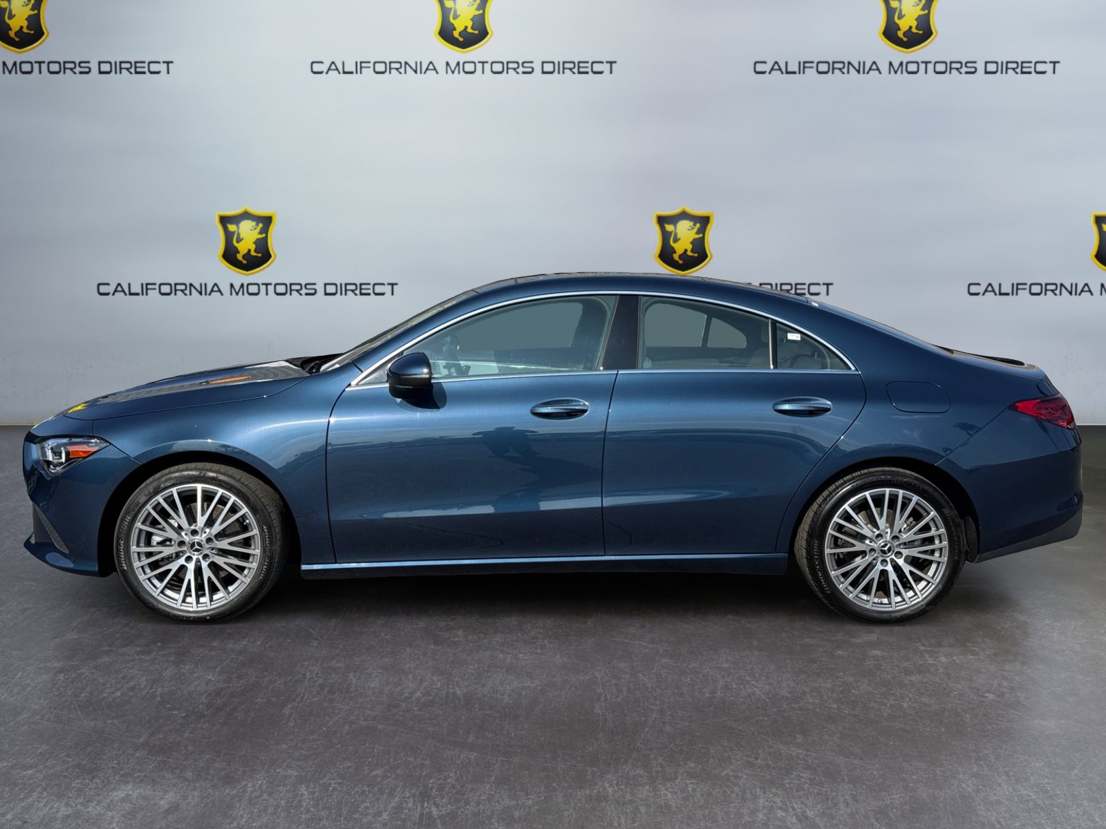 Used 2023 Mercedes-Benz CLA 250 w/ Premium Package image 2