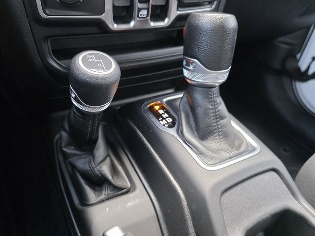 Used 2023 Jeep Wrangler Sport image 23