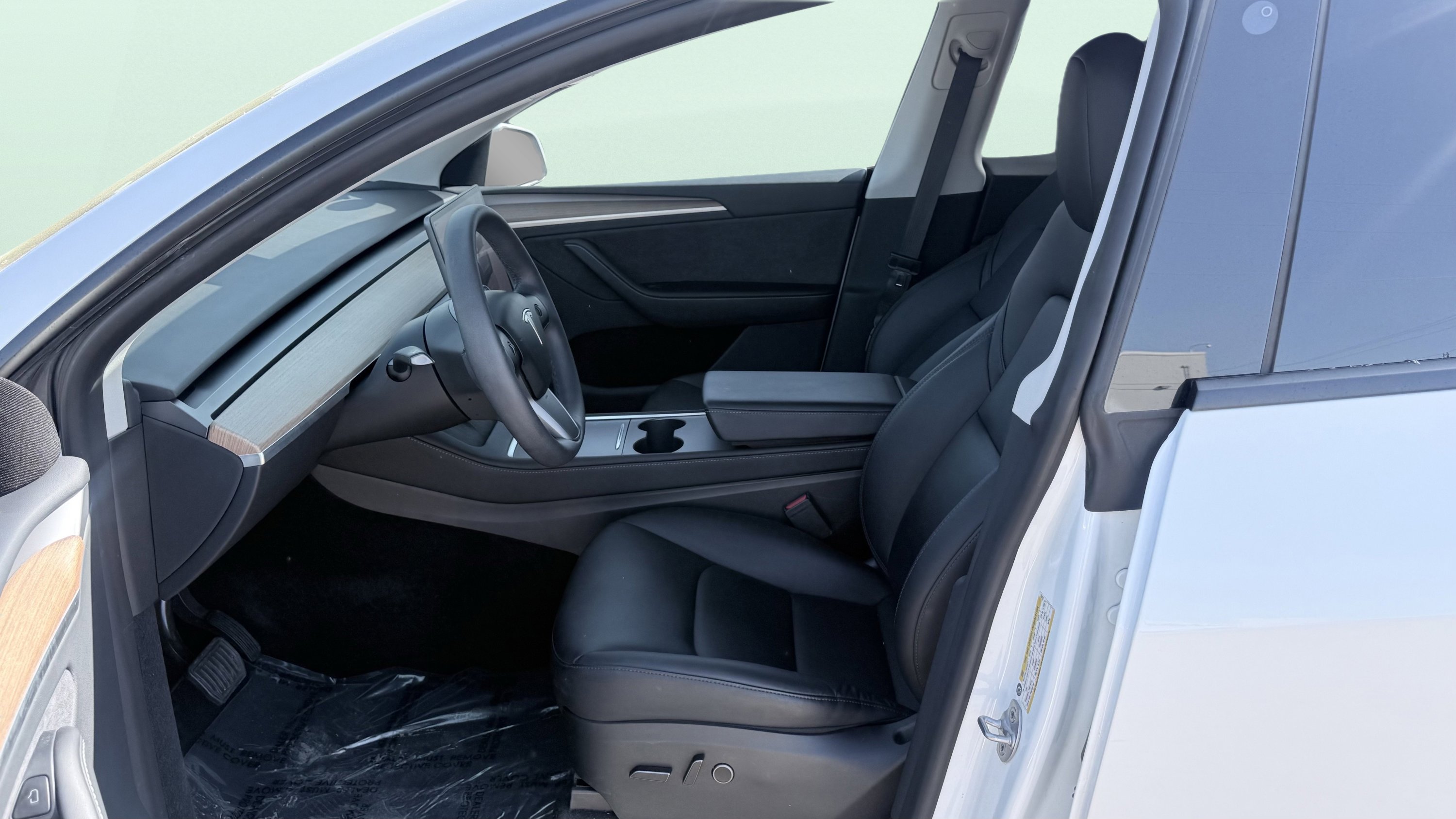 Used 2023 Tesla Model Y Long Range image 26