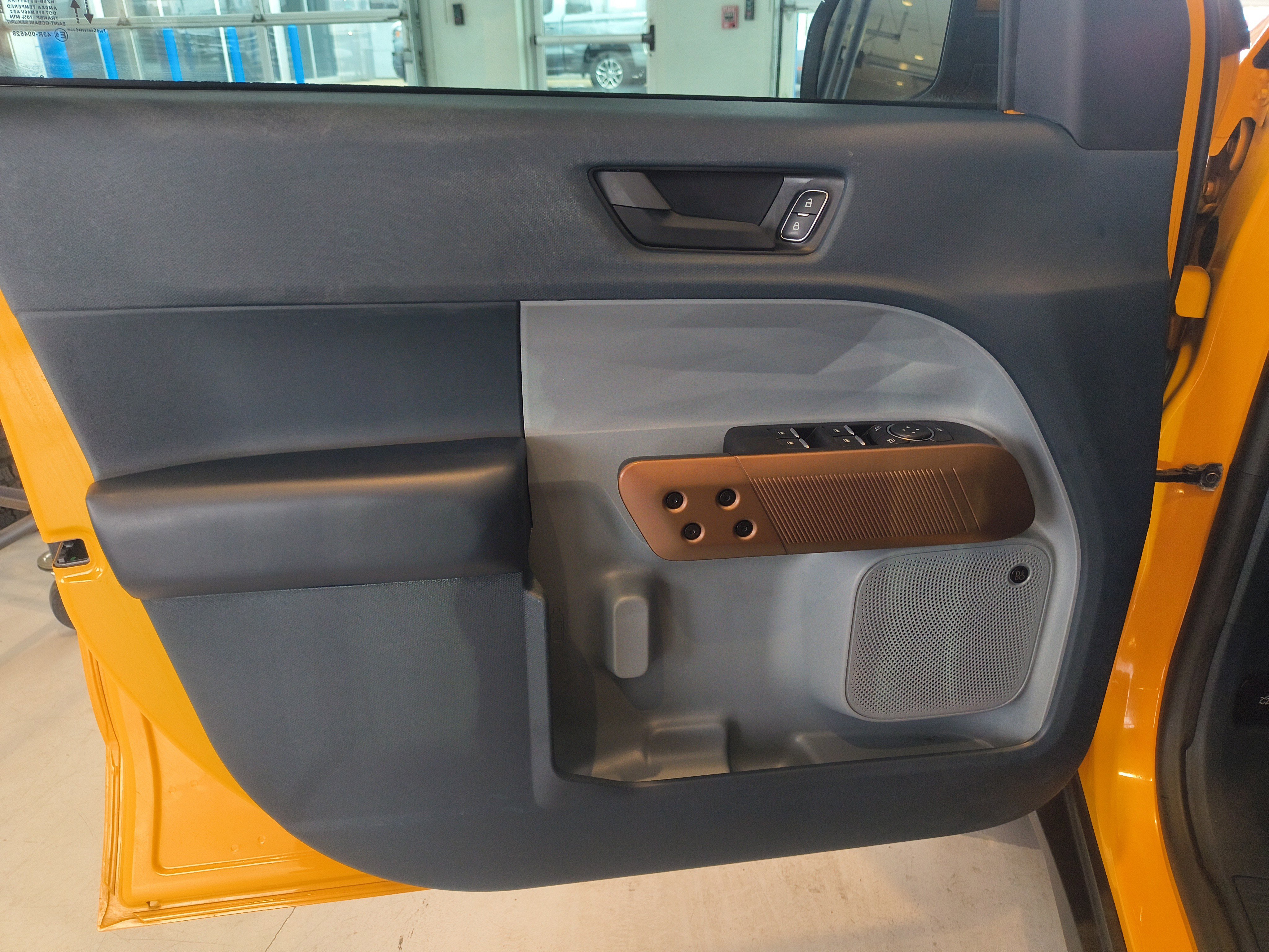 Used 2022 Ford Maverick Lariat w/ Lariat Luxury Package image 9