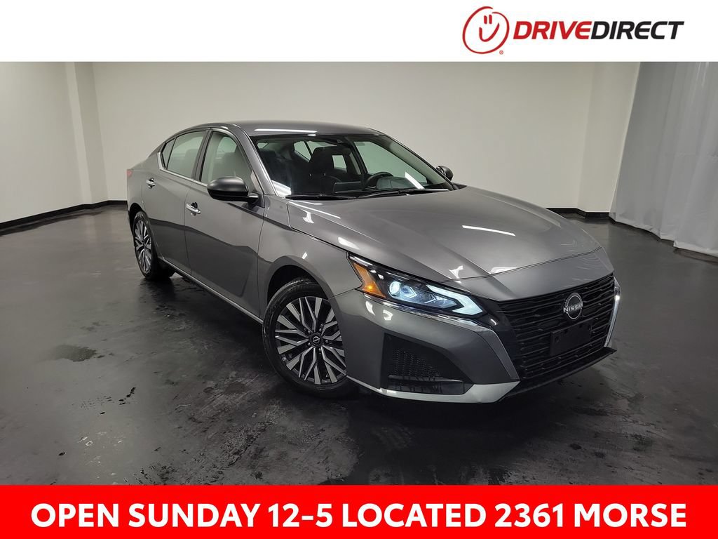 Used 2025 Nissan Altima 2.5 SV FWD image 1