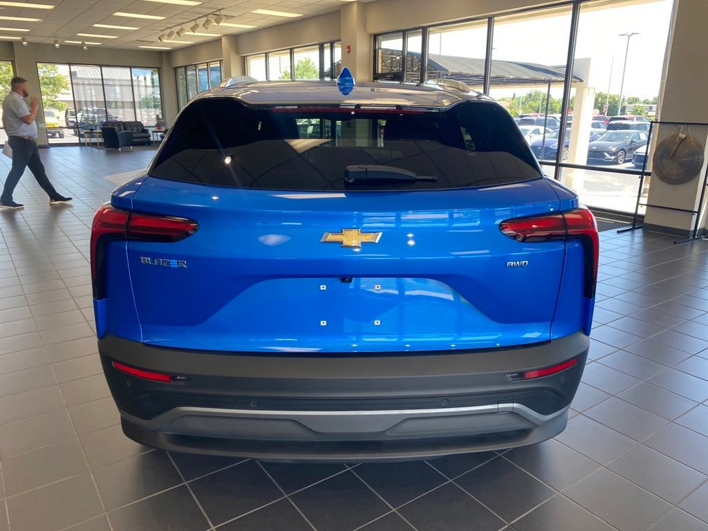 Used 2024 Chevrolet Blazer EV LT AWD/4WD image 6