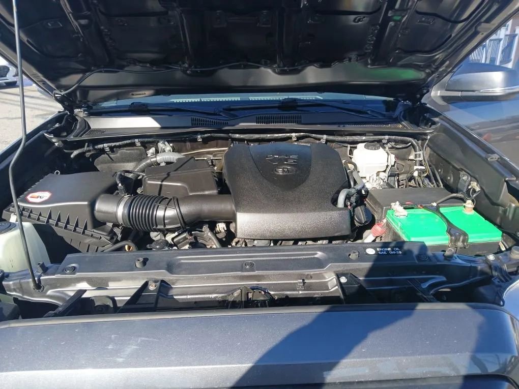 Used 2017 Toyota Tacoma TRD Off-Road w/ Tow Package (A/T) image 24