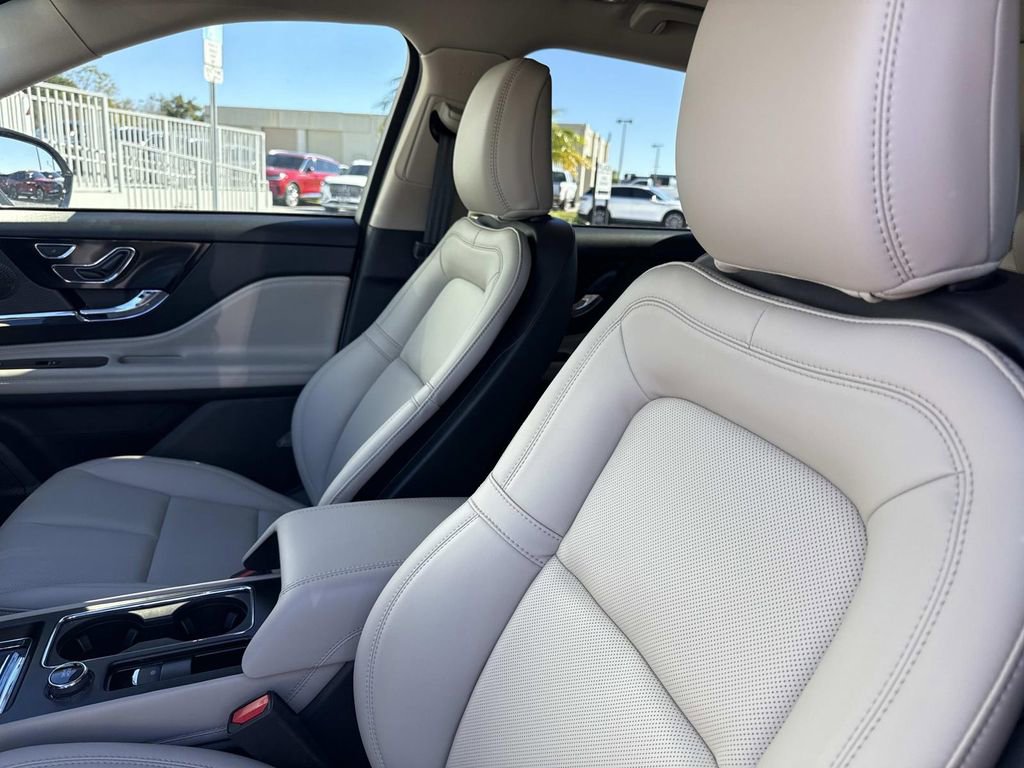 New 2026 Lincoln Corsair Premiere image 21