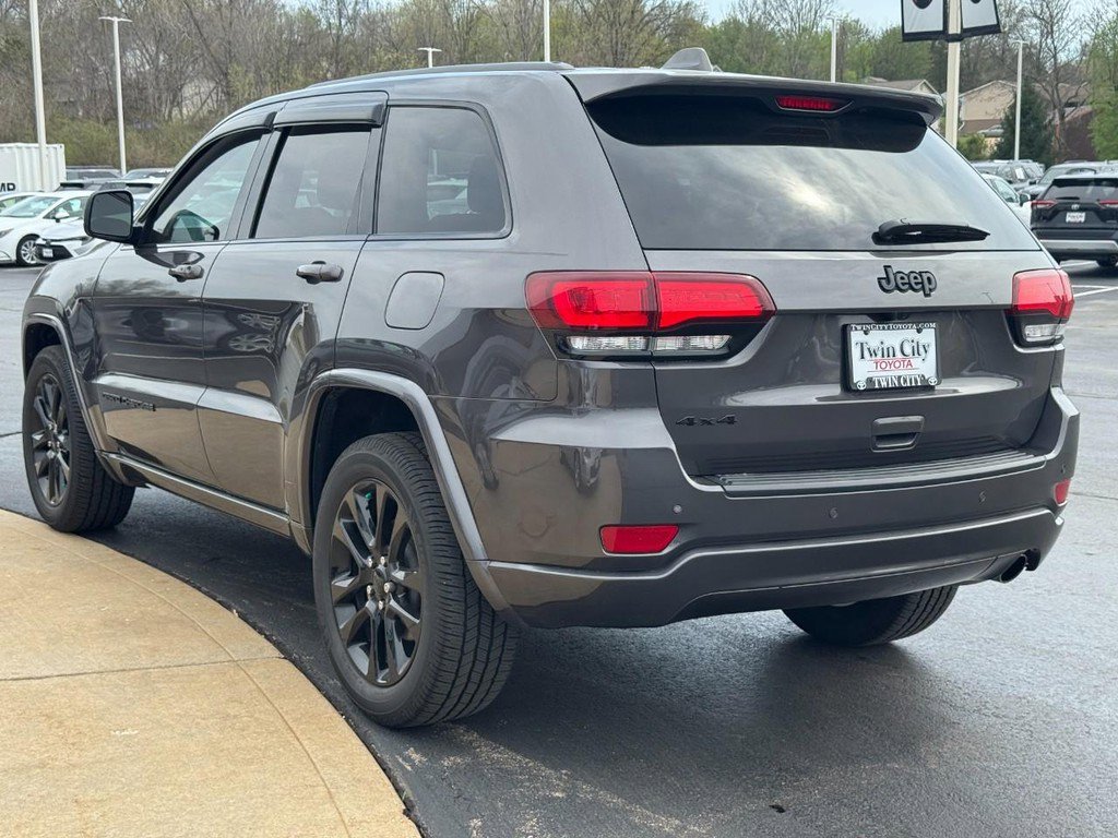 Used 2021 Jeep Grand Cherokee Laredo X AWD/4WD image 6