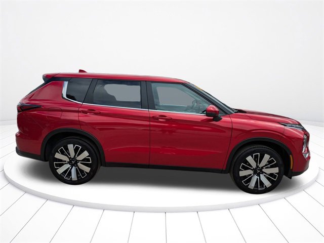 New 2025 Mitsubishi Outlander SE image 3
