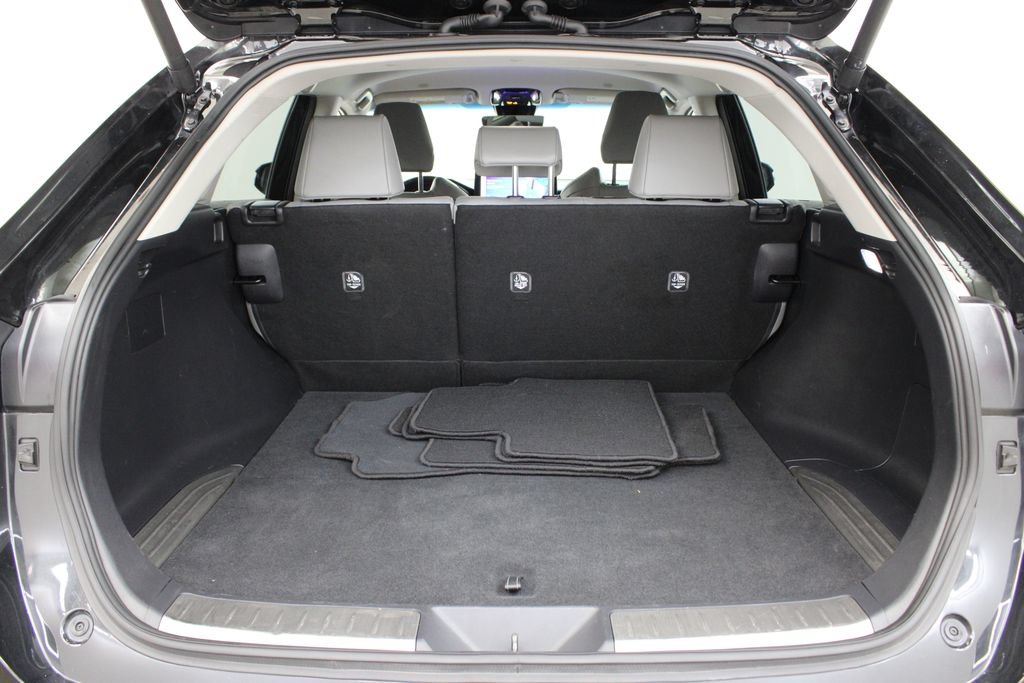 Used 2024 Toyota Venza XLE AWD/4WD image 29