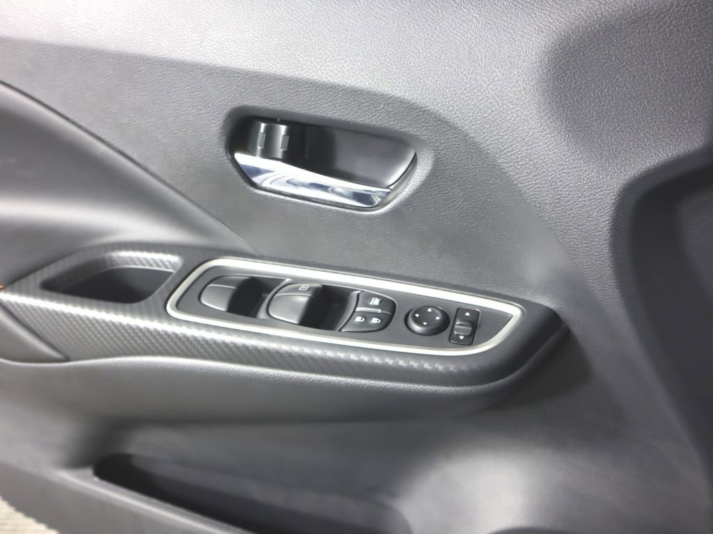 Certified 2025 Nissan Versa SR w/ Trunk Package image 17