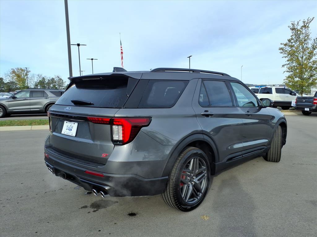 New 2026 Ford Explorer ST image 3