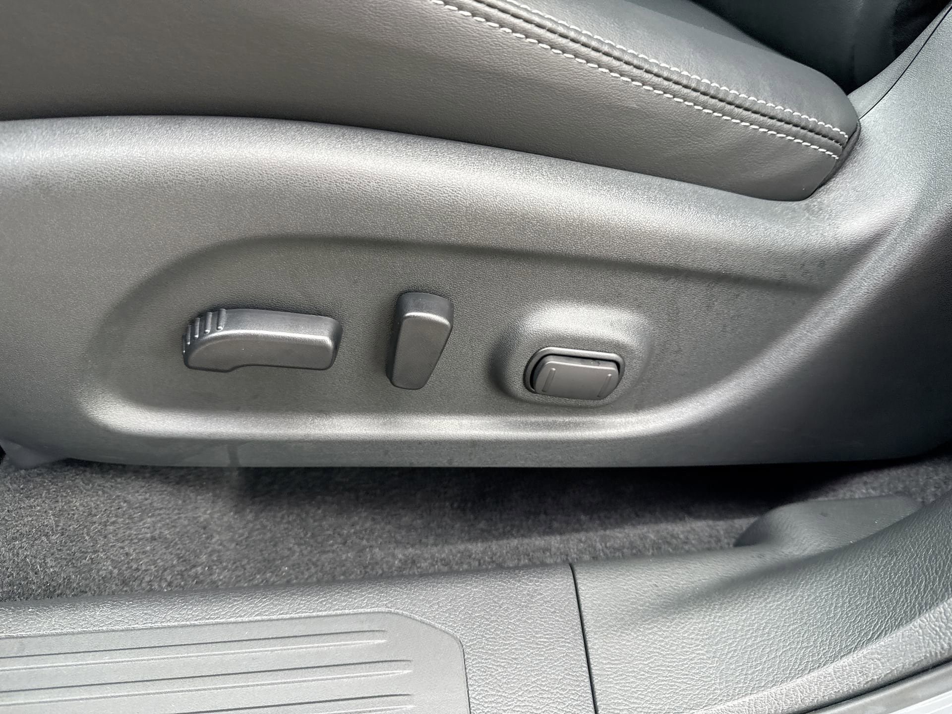 Used 2024 Nissan Murano SV w/ SV Midnight Edition Package FWD image 14