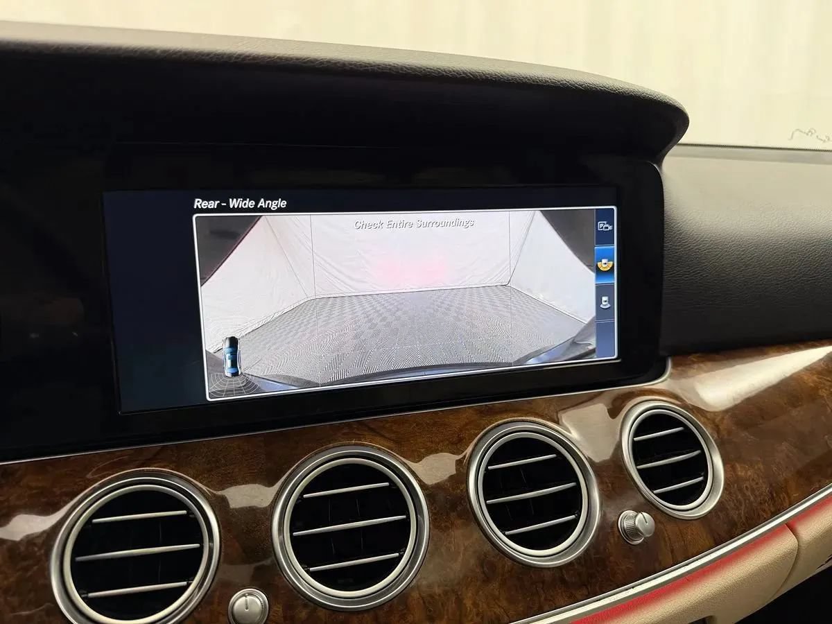 Used 2017 Mercedes-Benz E 300 4MATIC image 27