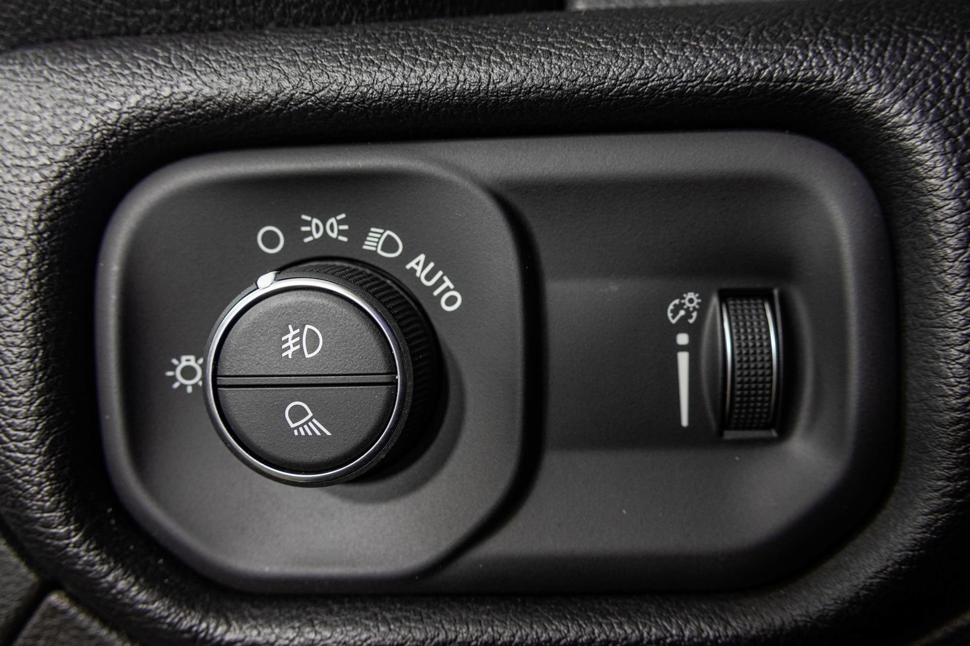Used 2022 RAM 1500 Big Horn AWD/4WD image 37