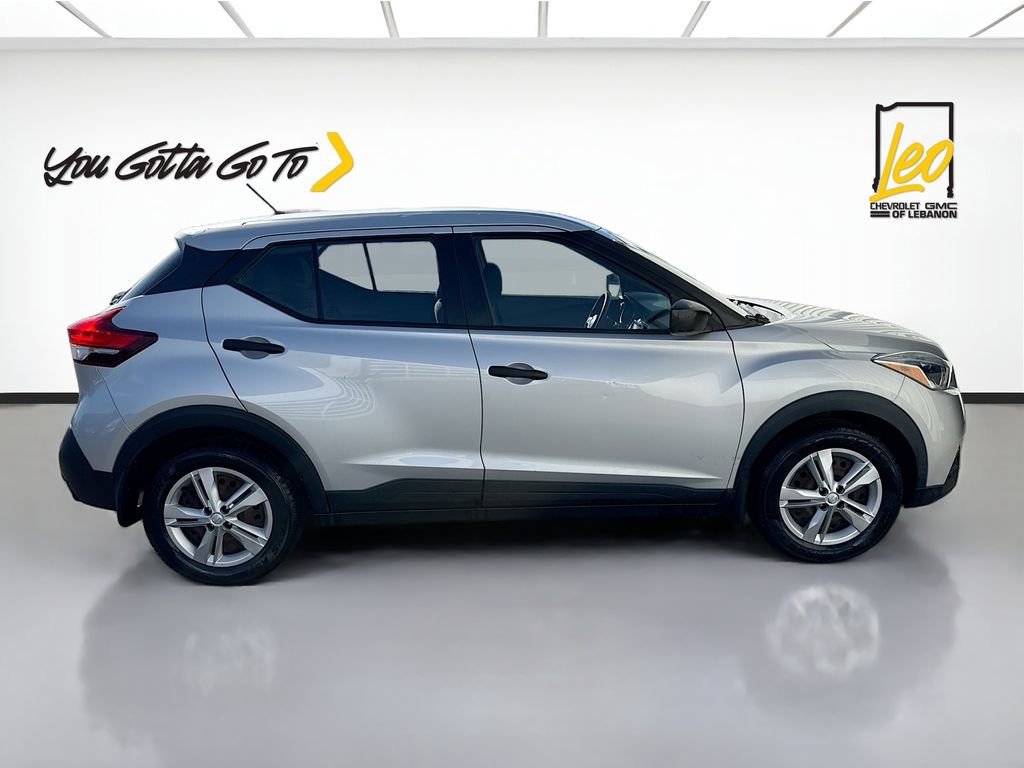 Used 2020 Nissan Kicks S image 3