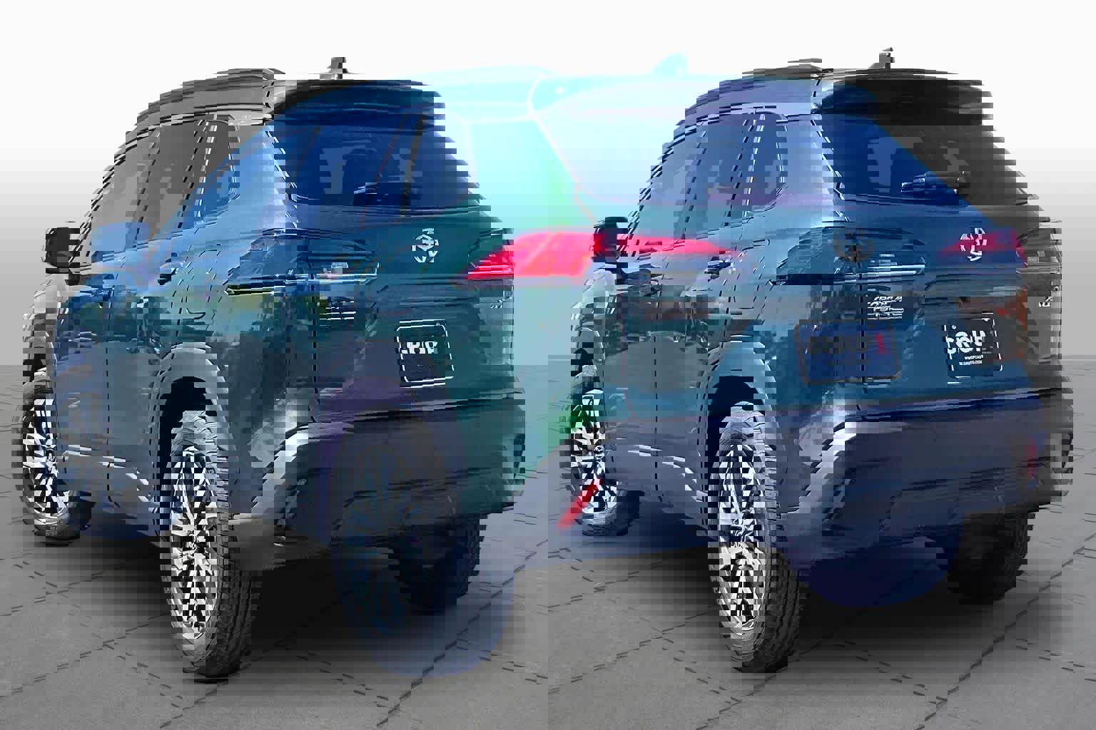 Used 2022 Toyota Corolla Cross XLE w/ Convenience Package image 12