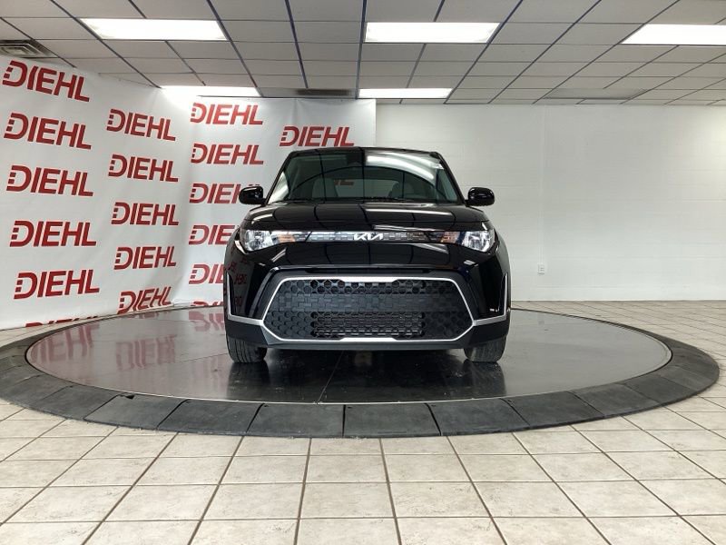 Certified 2023 Kia Soul LX FWD image 2