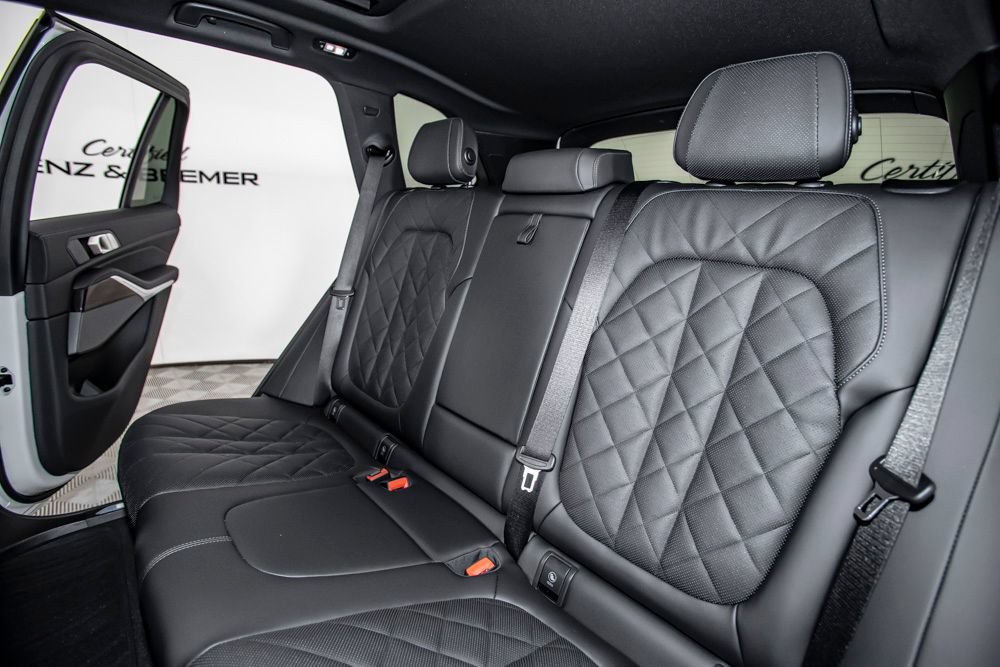 Used 2026 BMW X5 sDrive40i w/ Premium Package RWD image 14