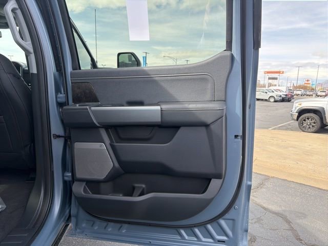 New 2026 Ford F250 Lariat w/ Black Appearance Package image 39