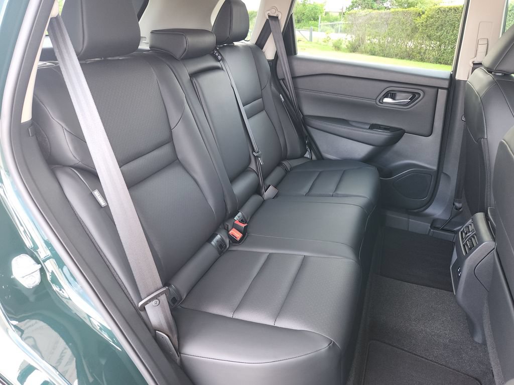 Certified 2026 Nissan Rogue Dark Armor FWD image 15