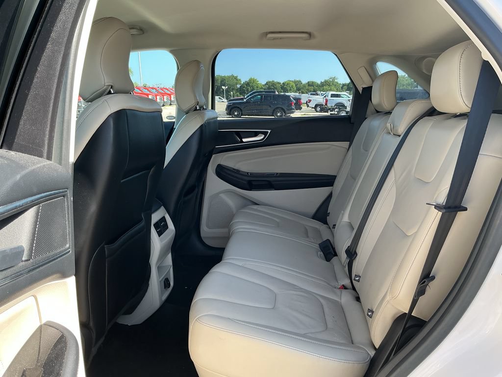 Used 2017 Ford Edge Titanium AWD/4WD image 16