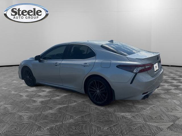Used 2021 Toyota Camry XSE FWD image 3