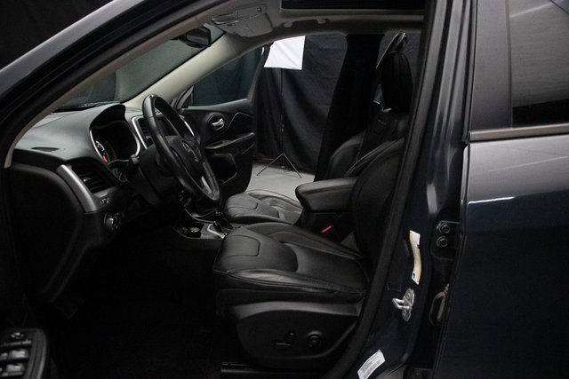 Used 2016 Jeep Cherokee Trailhawk w/ Comfort/Convenience Group image 25