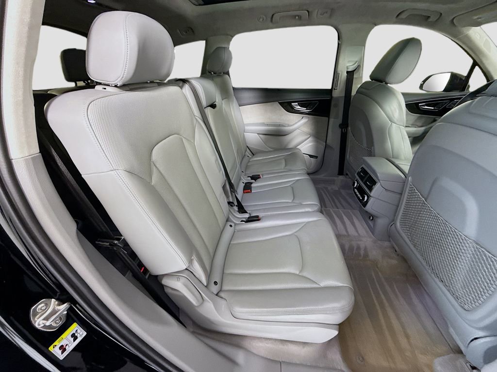 Used 2018 Audi Q7 3.0T Prestige w/ Prestige Package image 23