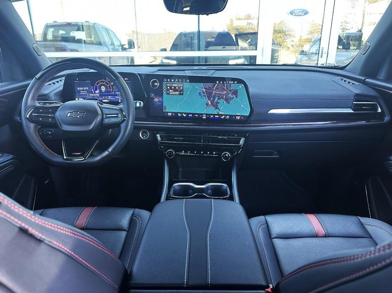 Used 2025 Chevrolet Traverse RS image 19