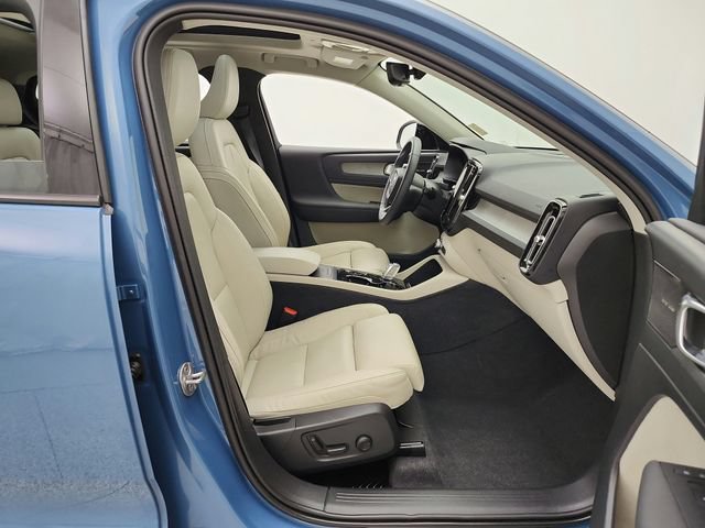 Used 2024 Volvo XC40 B5 Plus w/ Protection Package Premier AWD/4WD image 14