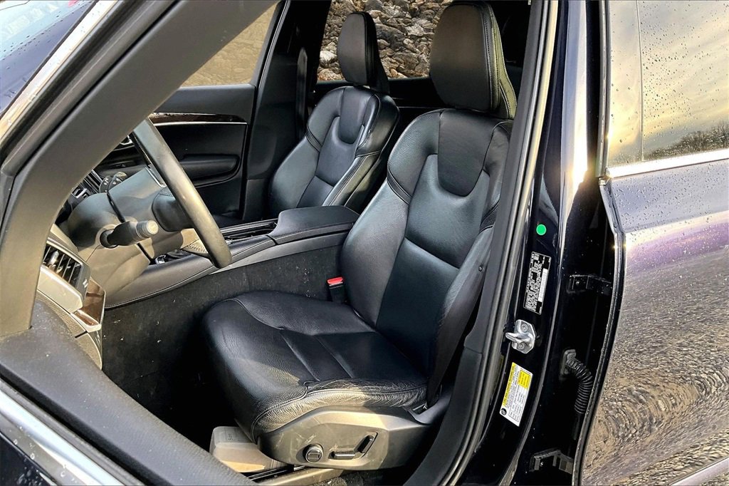 Used 2019 Volvo XC90 T6 Momentum w/ Protection Package image 22