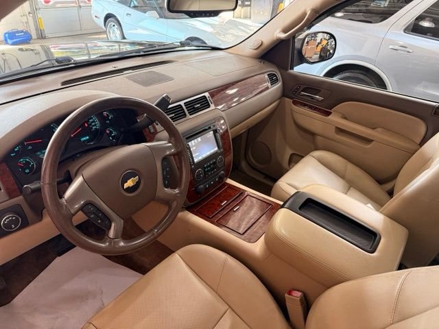 Used 2013 Chevrolet Avalanche LTZ AWD/4WD image 7