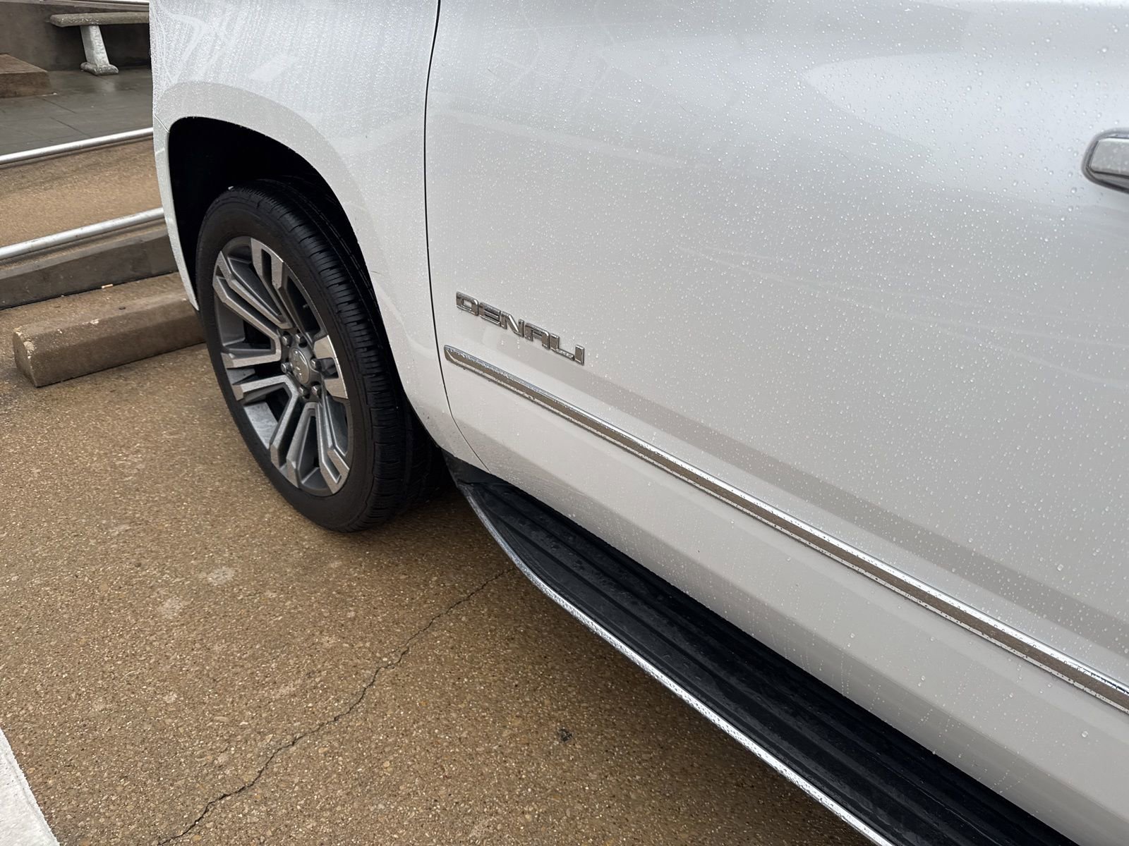 Used 2019 GMC Yukon XL Denali w/ Open Road Package RWD image 11