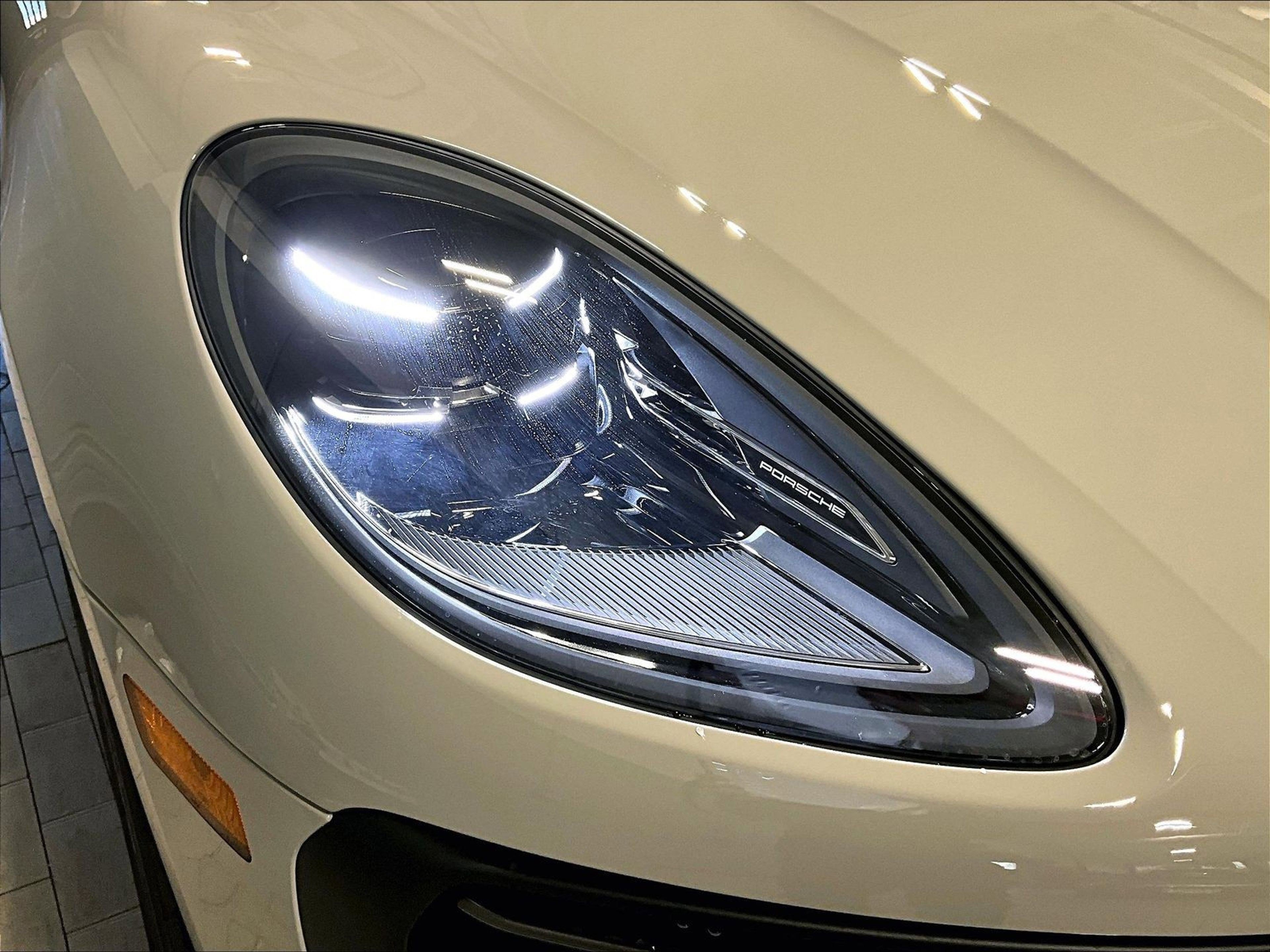 New 2026 Porsche Macan image 23