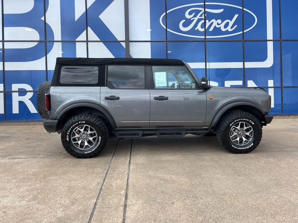 Used 2023 Ford Bronco Badlands image 9
