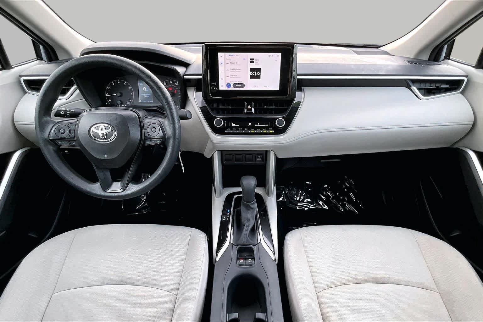 Used 2025 Toyota Corolla Cross L FWD image 16