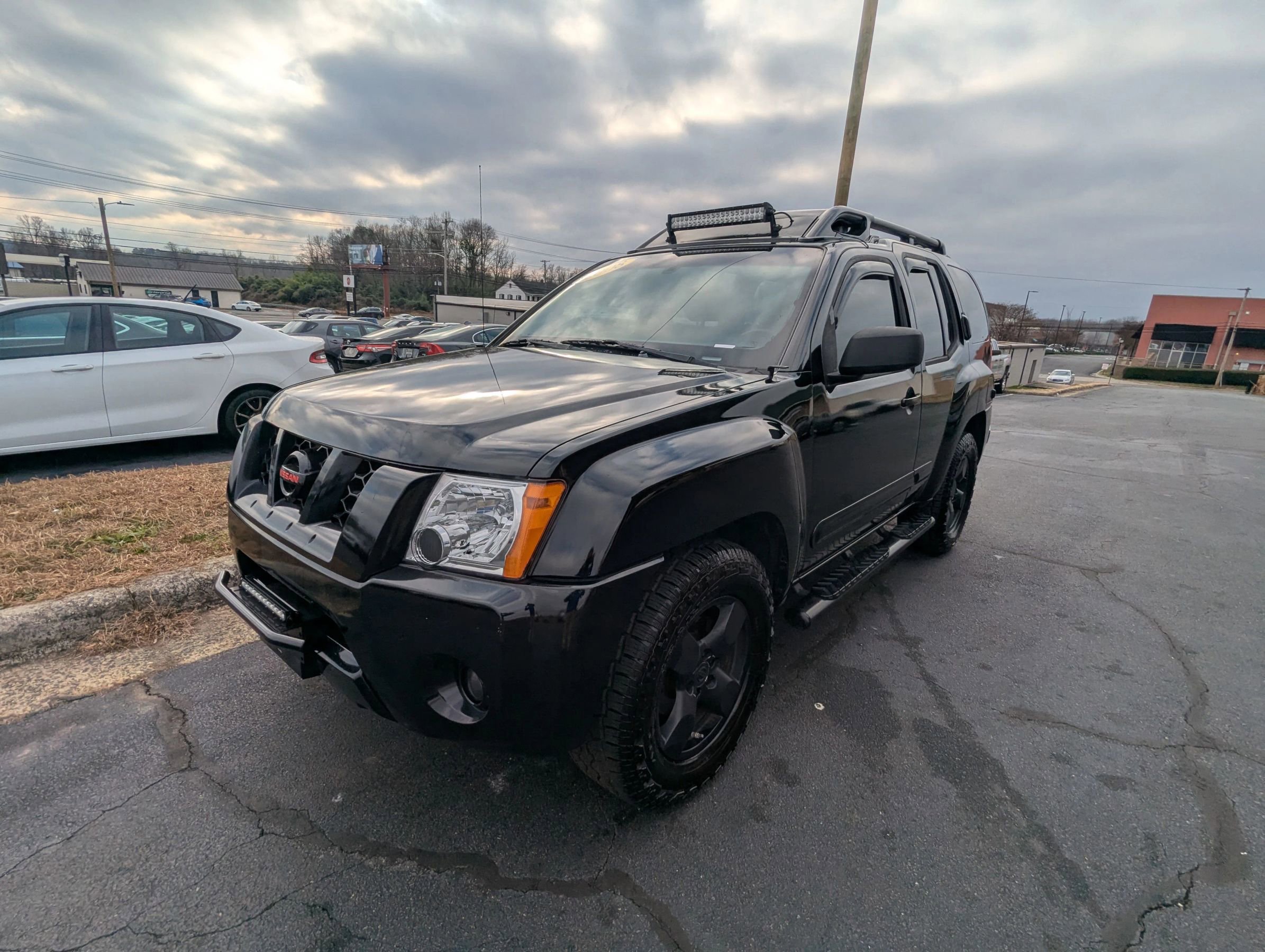 Used 2008 Nissan Xterra SE w/ Supplemental Air Bag Pkg image 3