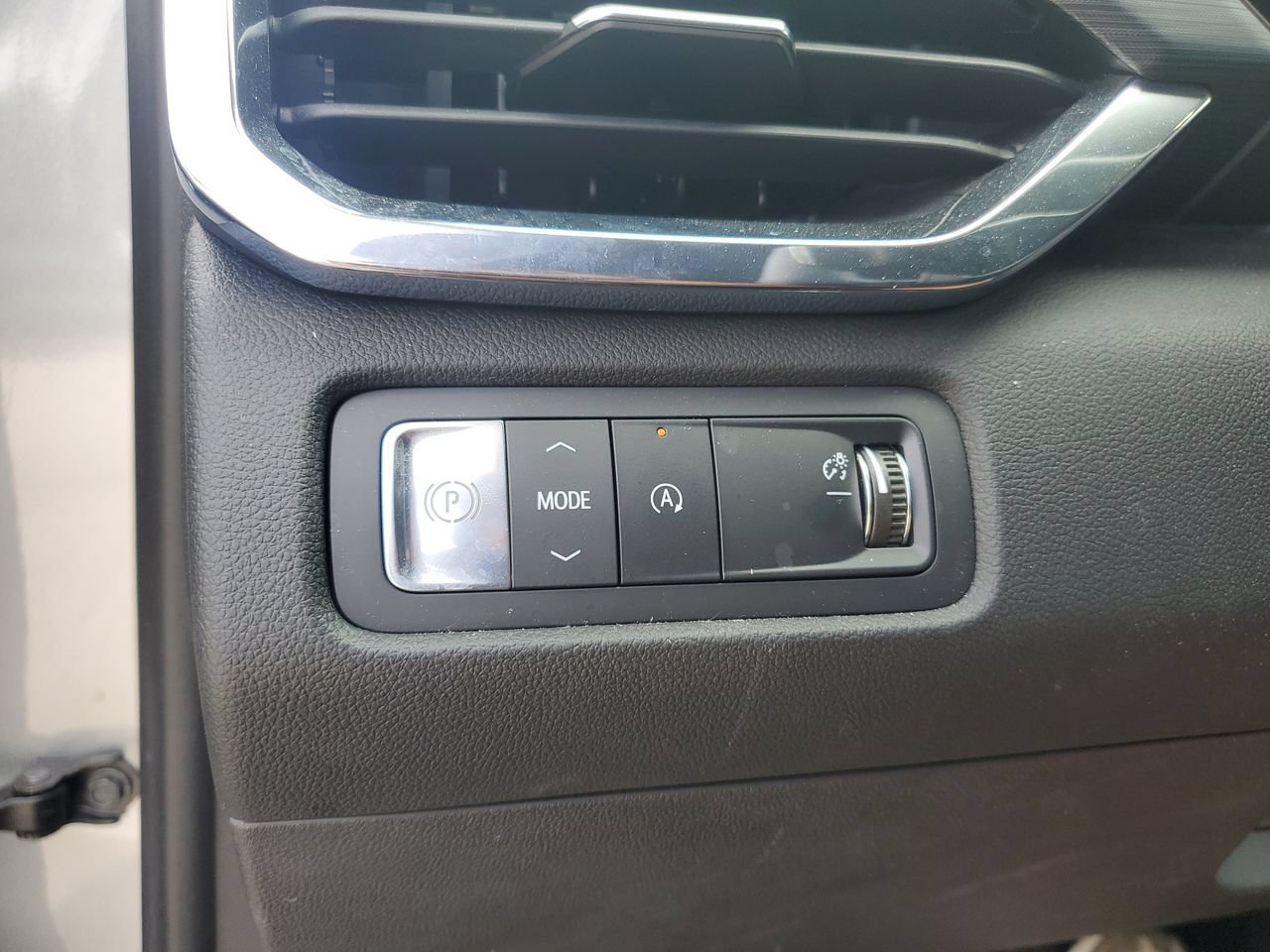 Used 2024 GMC Acadia Elevation w/ Luxury Package FWD image 25