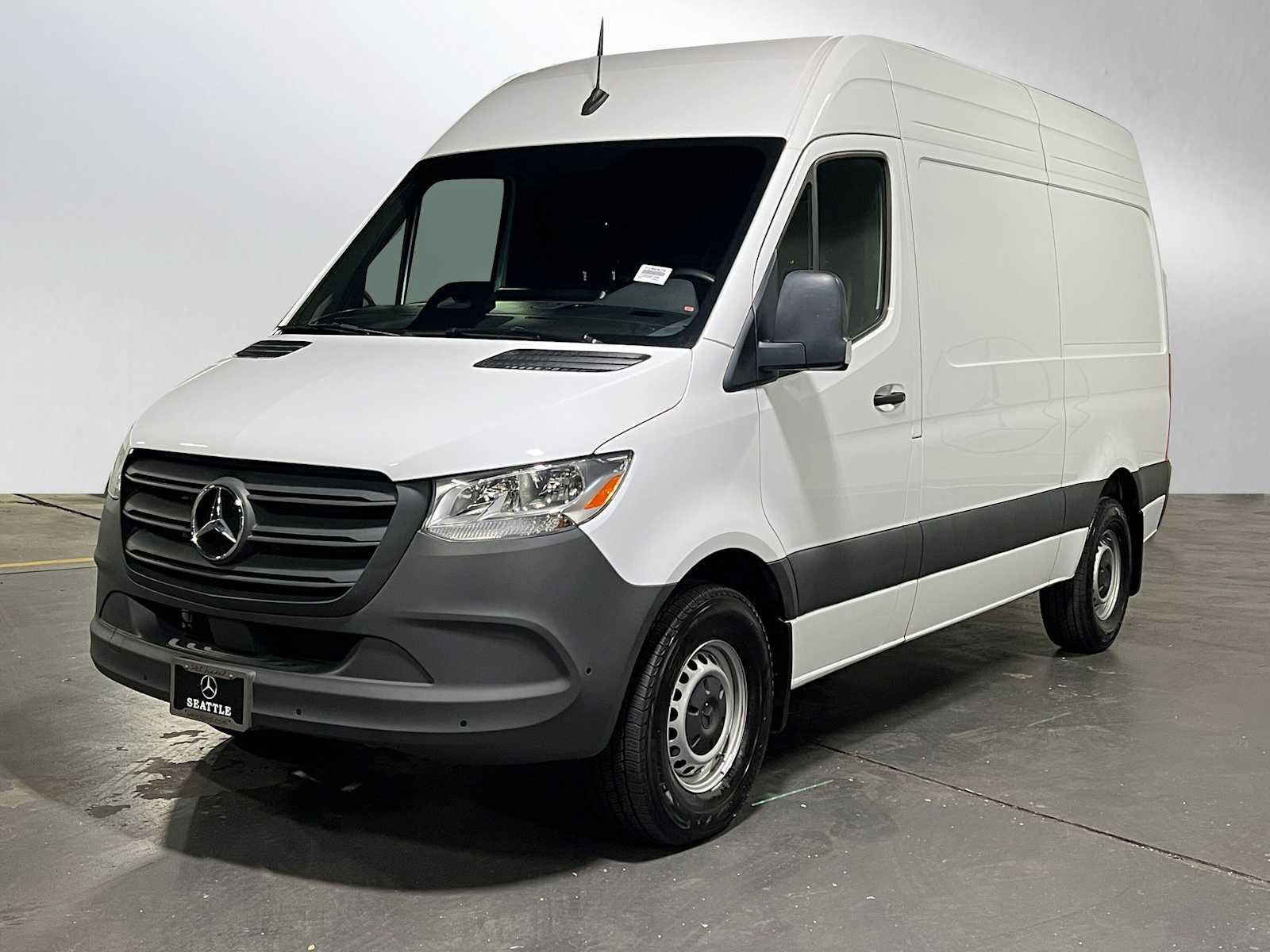 Used 2025 Mercedes-Benz Sprinter 2500 image 7