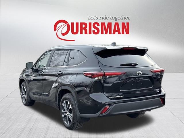 Used 2026 Toyota Highlander XLE image 4