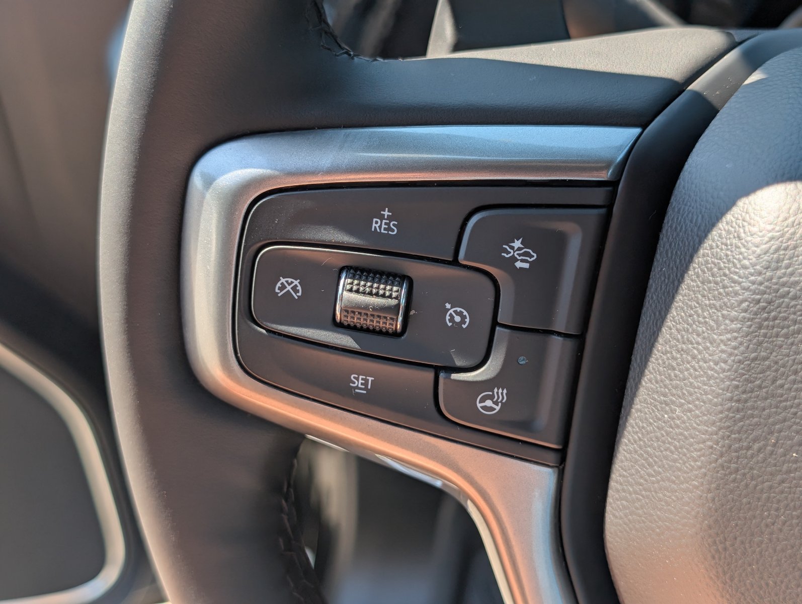 Used 2024 Chevrolet Silverado 1500 LTZ AWD/4WD image 27