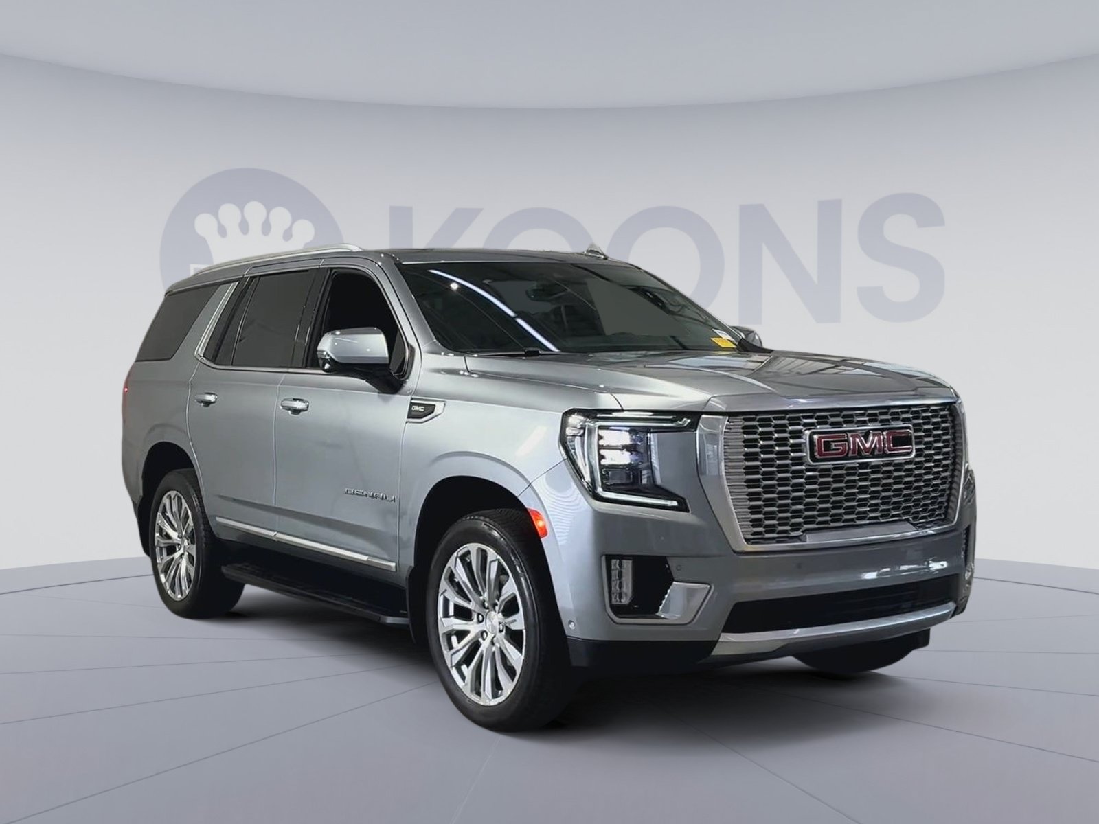 Used 2024 GMC Yukon Denali w/ Advanced Technology Package AWD/4WD image 2