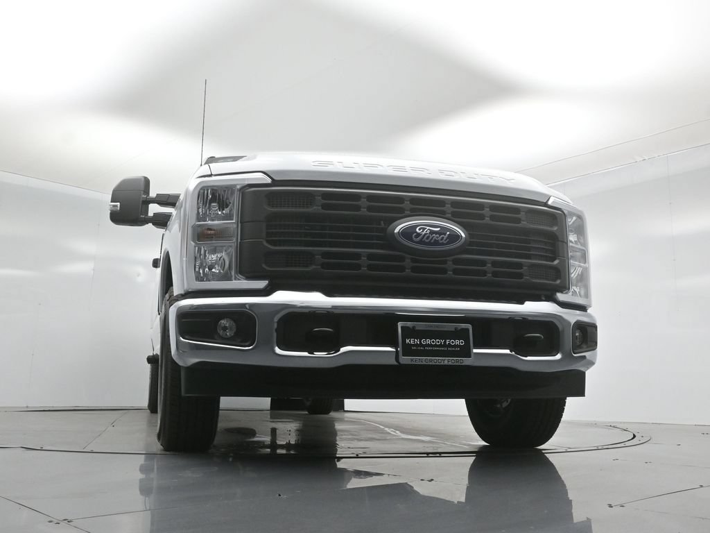 New 2026 Ford F250 XL w/ XL Chrome Package RWD image 39