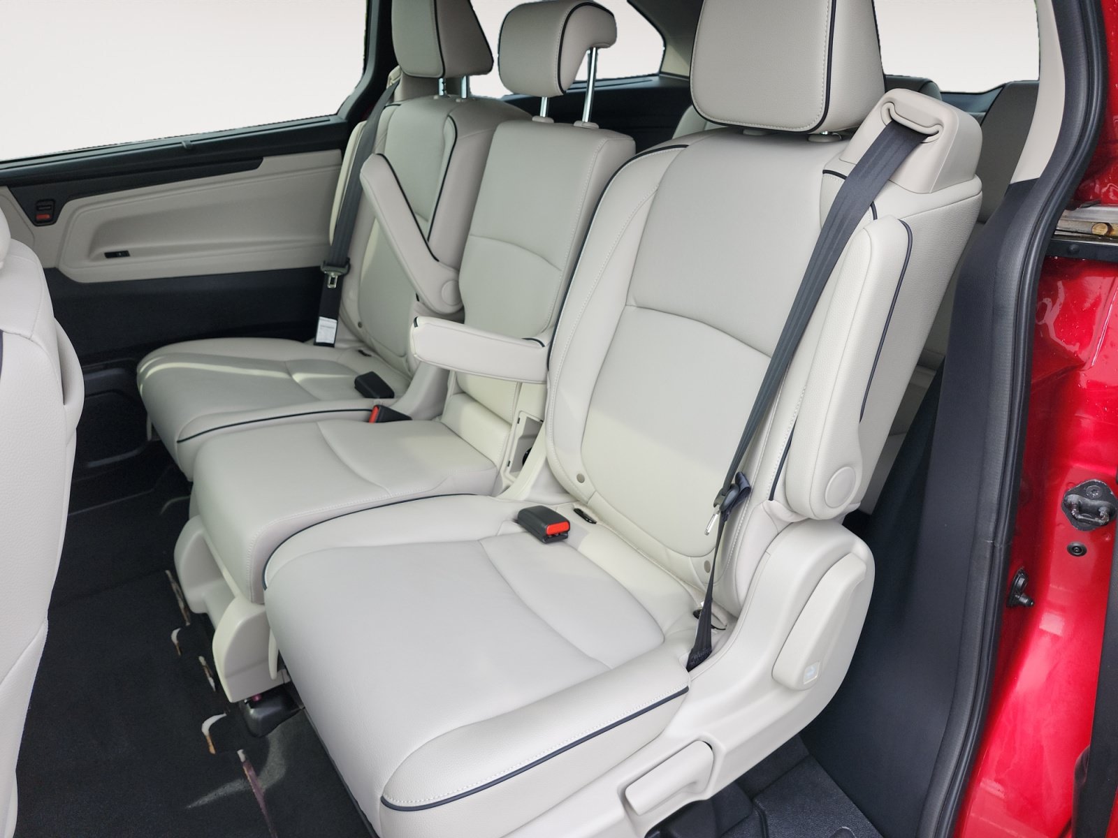 Used 2025 Honda Odyssey Touring image 13
