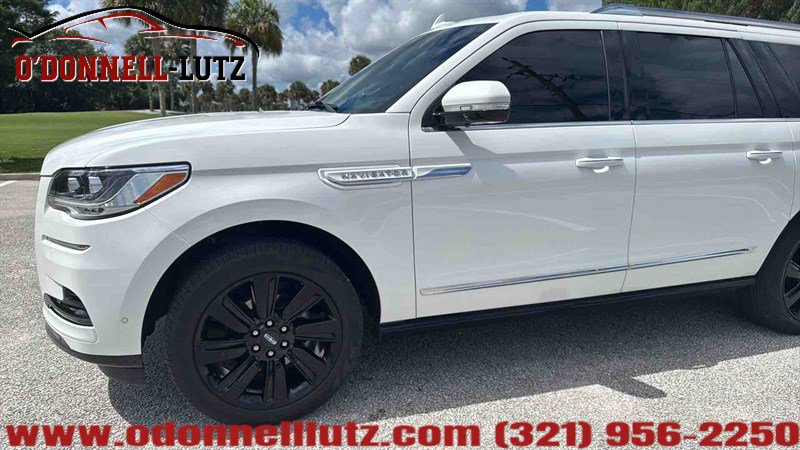 Used 2024 Lincoln Navigator L Reserve AWD/4WD image 4
