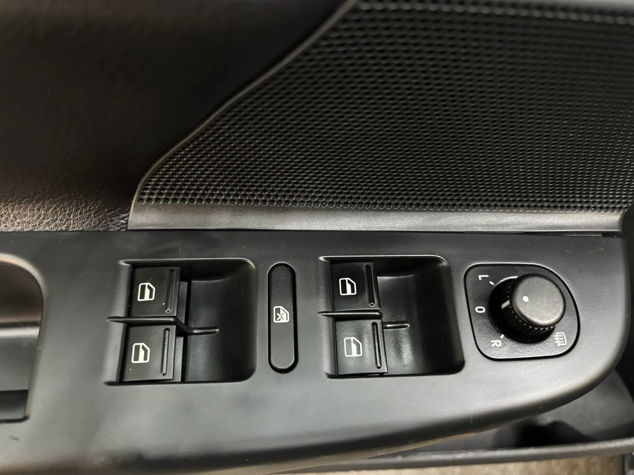Used 2012 Volkswagen Jetta TDI FWD image 22