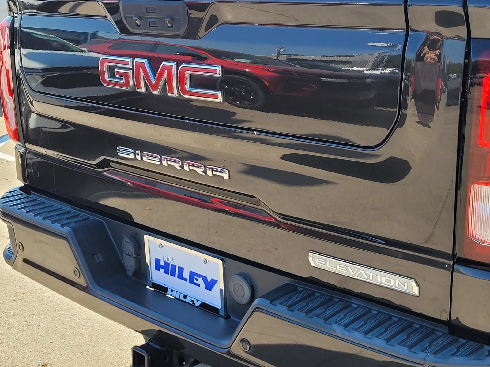 Used 2021 GMC Sierra 1500 Elevation w/ Driver Alert Package I RWD image 5