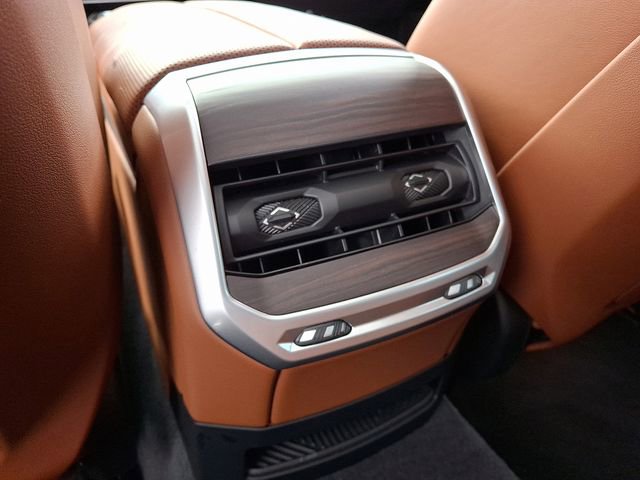 Certified 2024 BMW 760i xDrive w/ Executive Package image 12