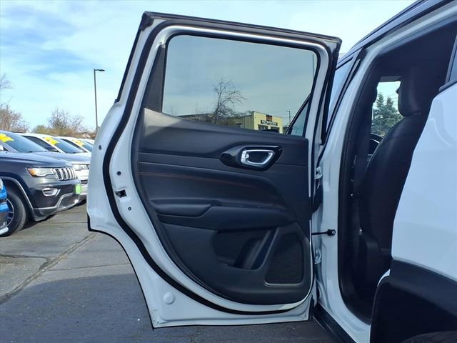 Used 2024 Jeep Compass Trailhawk image 16