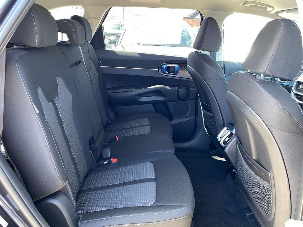 New 2026 Kia Sorento LX FWD image 21