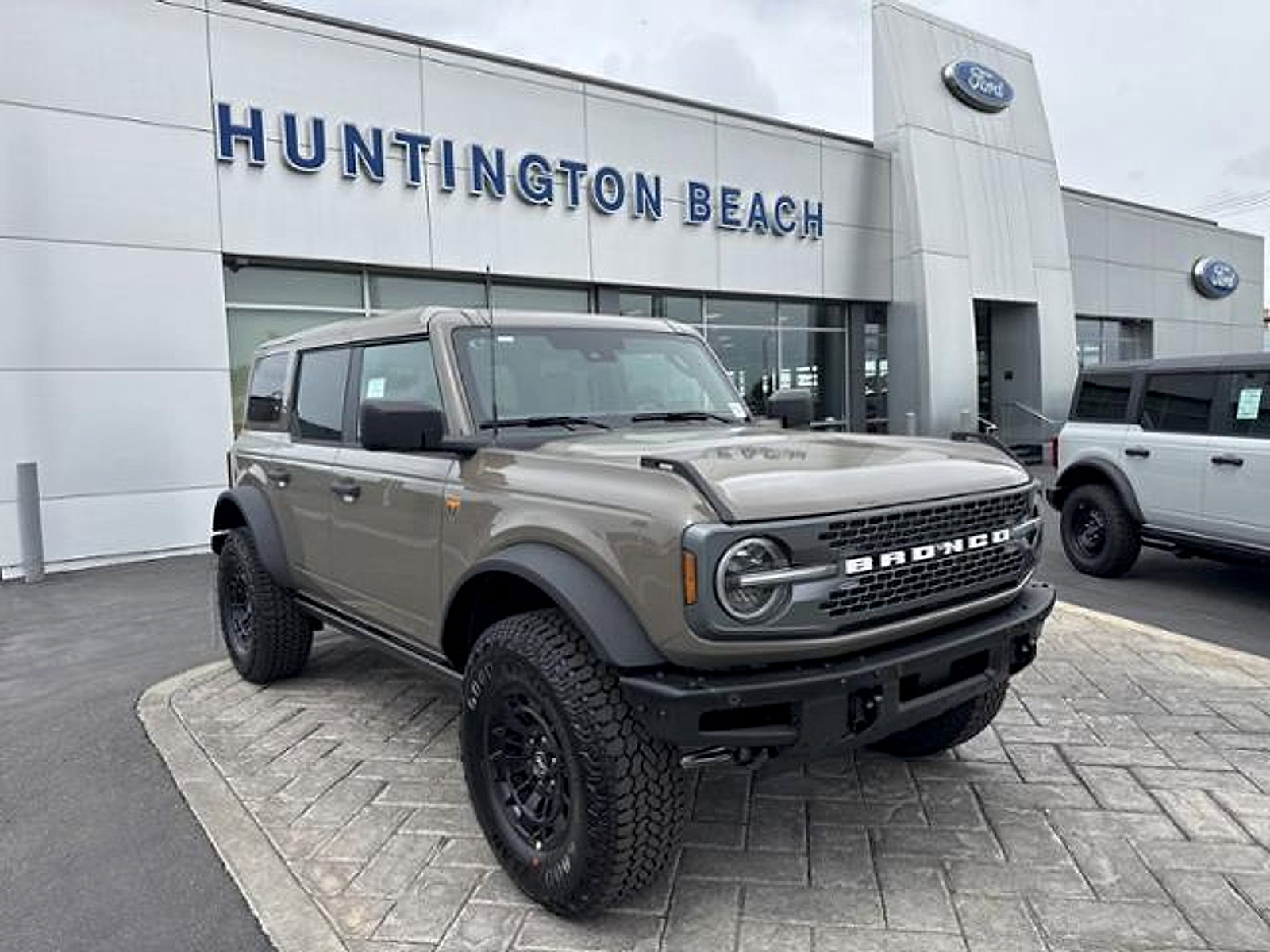 New 2026 Ford Bronco Badlands AWD/4WD image 1