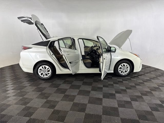 Used 2016 Toyota Prius Two FWD image 16
